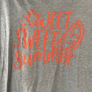 Women’s XL cotton tshirt.